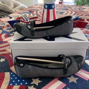 Anne Klein Sport Slip on shoes, size 8.